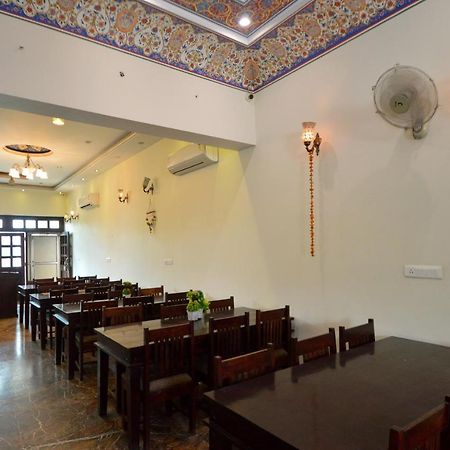 Hotel Surya Garh ชัยปุระ ภายนอก รูปภาพ