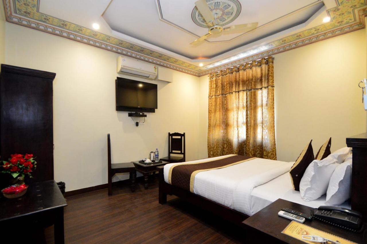 Hotel Surya Garh ชัยปุระ ภายนอก รูปภาพ