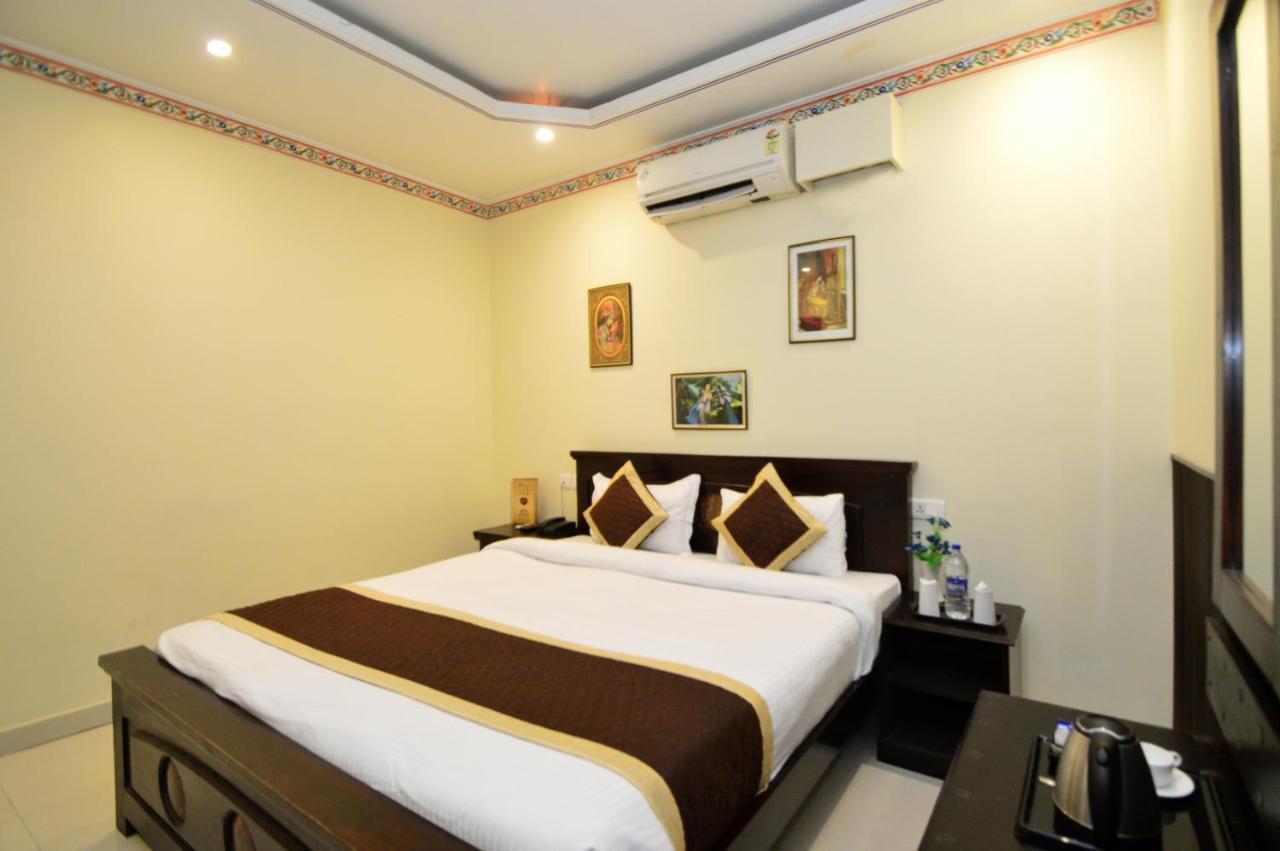 Hotel Surya Garh ชัยปุระ ภายนอก รูปภาพ