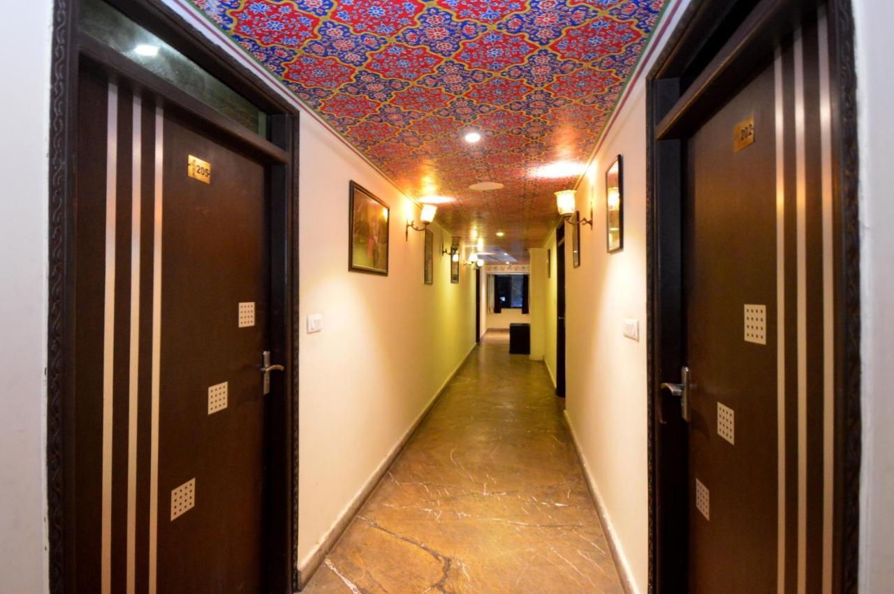 Hotel Surya Garh ชัยปุระ ภายนอก รูปภาพ