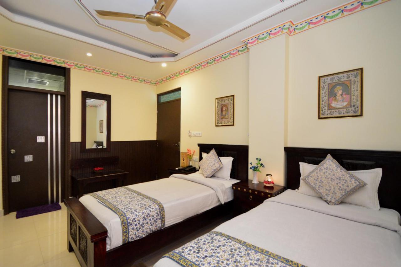 Hotel Surya Garh ชัยปุระ ภายนอก รูปภาพ