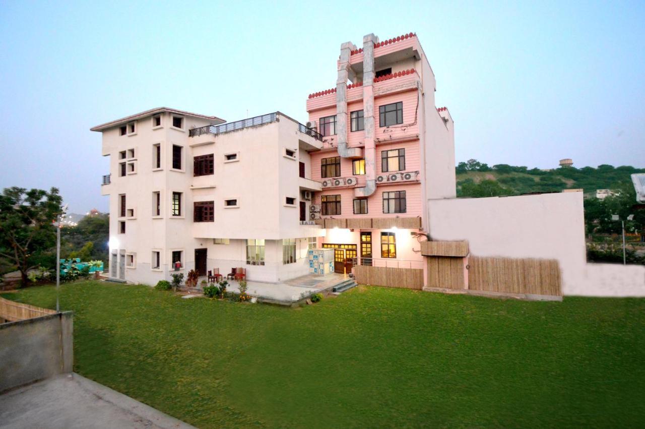 Hotel Surya Garh ชัยปุระ ภายนอก รูปภาพ